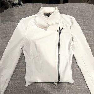 White zip up blazer / jacket